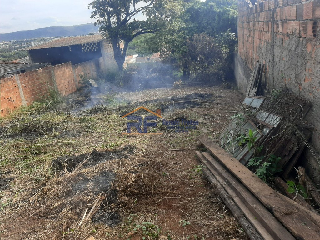 LOTE A VENDA NO BAIRRO PADRE TEODORO 